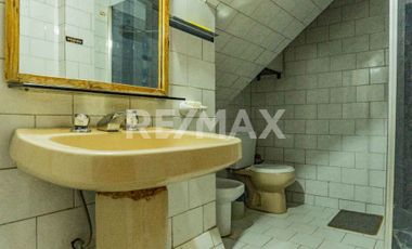 CASA  Y SALÓN COMERCIAL EN VENTA