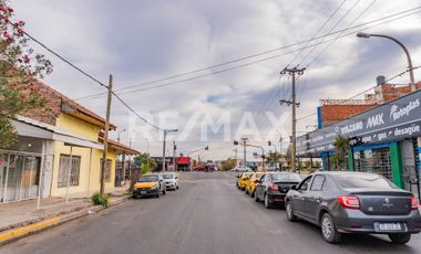CASA  Y SALÓN COMERCIAL EN VENTA