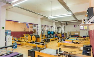 CASA  Y SALÓN COMERCIAL EN VENTA