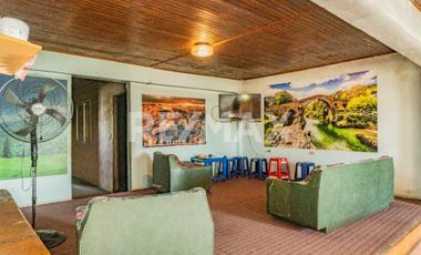 CASA  Y SALÓN COMERCIAL EN VENTA