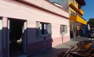 Venta casa 6 ambientes Excelente ubicacion