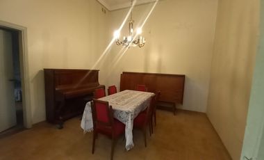 Venta casa 6 ambientes Excelente ubicacion