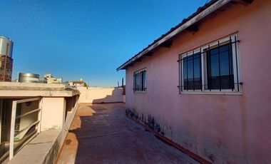 Venta casa 6 ambientes Excelente ubicacion