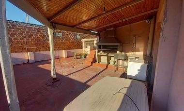 Venta casa 6 ambientes Excelente ubicacion