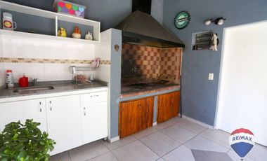 CASA 5 AMBIENTES EN VENTA EN MONTE GRANDE