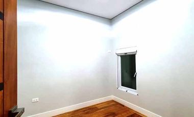 NEW RFOElegant Semi Furnished Townhouse for sale in Teachers Village Quezon City
