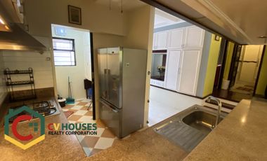 Stylish 3-Bedroom Condo with Attic Lounge Near Friendship Area