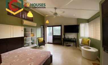Stylish 3-Bedroom Condo with Attic Lounge Near Friendship Area