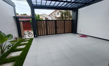 Modern Duplex Type House and Lot for Sale in San Isidro Paranaque-MD
