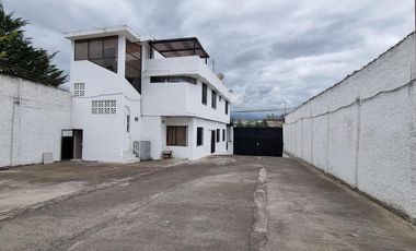 Casa   Galpón en Venta, Ambato