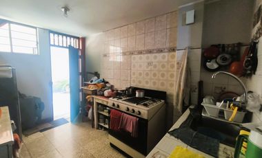 ¡En venta hermosa casa como chalet  en condominio - Sjl!