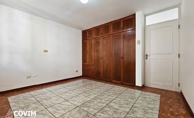Casa en Alquiler en Cayma – a 3 minutos de la Avenida Ejercito