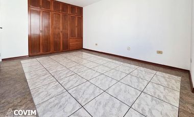 Casa en Alquiler en Cayma – a 3 minutos de la Avenida Ejercito