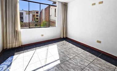Casa en Alquiler en Cayma – a 3 minutos de la Avenida Ejercito