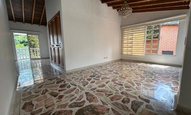 🏡 CASA EN ARRIENDO UBICADA EN ENVIGADO SECTOR BENEDICTINOS