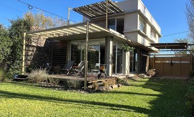 Venta de casa en barrio Nebel, ciudad de Concordia Entre rios, diseño de vanguardia