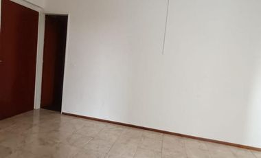 Departamento en Villa Urquiza de 2 ambientes con balcón francés y cocina separada