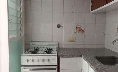 Departamento en Villa Urquiza de 2 ambientes con balcón francés y cocina separada