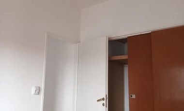 Departamento en Villa Urquiza de 2 ambientes con balcón francés y cocina separada