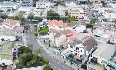 Venta casa comercial 295m2 Mariscal Fosh 2 Pisos