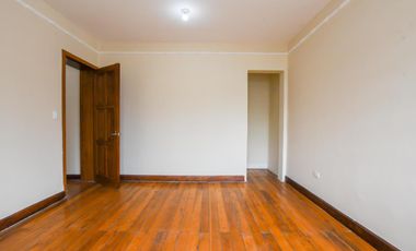 Venta casa comercial 295m2 Mariscal Fosh 2 Pisos