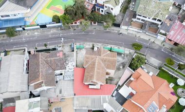 Venta casa comercial 295m2 Mariscal Fosh 2 Pisos