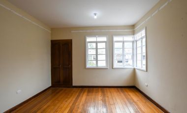 Venta casa comercial 295m2 Mariscal Fosh 2 Pisos