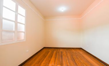 Venta casa comercial 295m2 Mariscal Fosh 2 Pisos