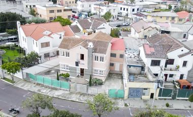 Venta casa comercial 295m2 Mariscal Fosh 2 Pisos