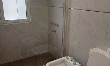 Excelente casa en Temperley 4 dormitorios cochera y piscina!!