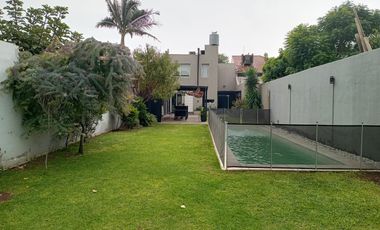 Excelente casa en Temperley 4 dormitorios cochera y piscina!!