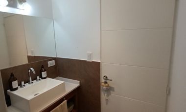 Excelente casa en Temperley 4 dormitorios cochera y piscina!!