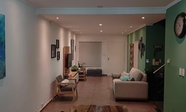 Excelente casa en Temperley 4 dormitorios cochera y piscina!!