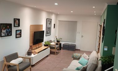 Excelente casa en Temperley 4 dormitorios cochera y piscina!!