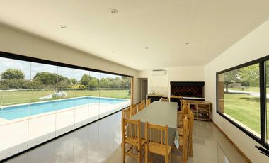 Casa en alquiler - 4 Dormitorios 4 Baños - 1.750Mts2 - La Plata