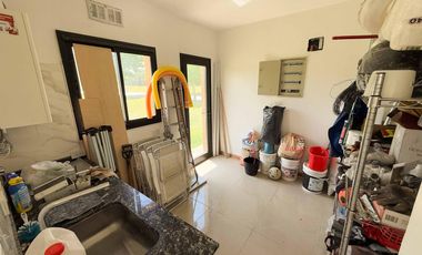 Casa en alquiler - 4 Dormitorios 4 Baños - 1.750Mts2 - La Plata