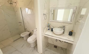 Casa en alquiler - 4 Dormitorios 4 Baños - 1.750Mts2 - La Plata