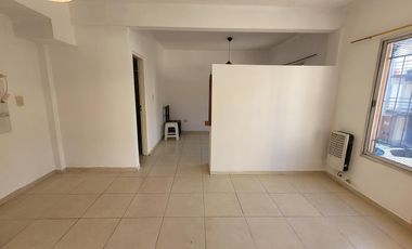Departamento un ambiente con cochera - Morón