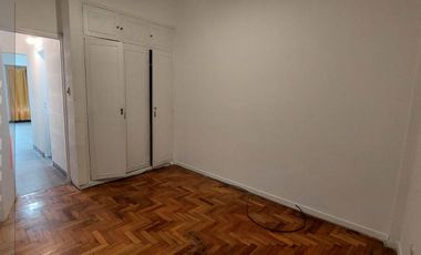Departamento 2 ambientes con patio en alquiler