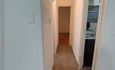 Departamento 2 ambientes con patio en alquiler
