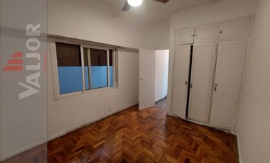 Departamento 2 ambientes con patio en alquiler