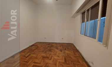 Departamento 2 ambientes con patio en alquiler