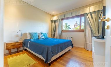 Casa con pileta en River Oaks