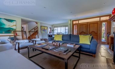 Casa con pileta en River Oaks