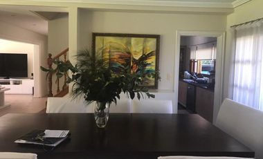 Casa con pileta en River Oaks