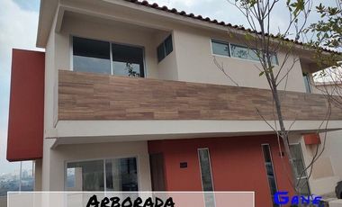 Venta Casa Arborada Lago Esmeralda Atizapan Estado de México