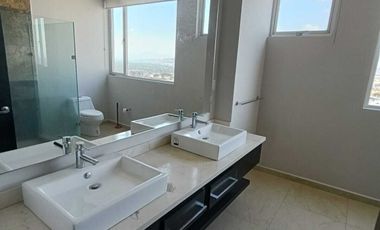 RENTO PENTHOUSE DE 2 PISOS SUPER AMPLIO  EN JURIQUILLA WISE LIVING