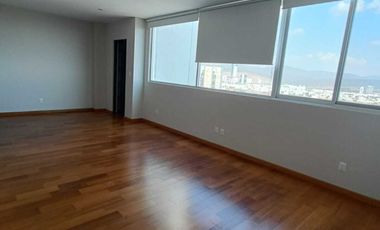 RENTO PENTHOUSE DE 2 PISOS SUPER AMPLIO  EN JURIQUILLA WISE LIVING