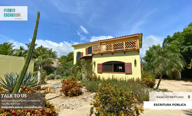 Villa de Lujo Sostenible en Rancho Neptuno