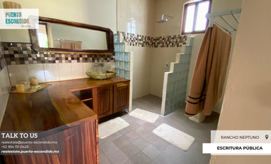 Villa de Lujo Sostenible en Rancho Neptuno